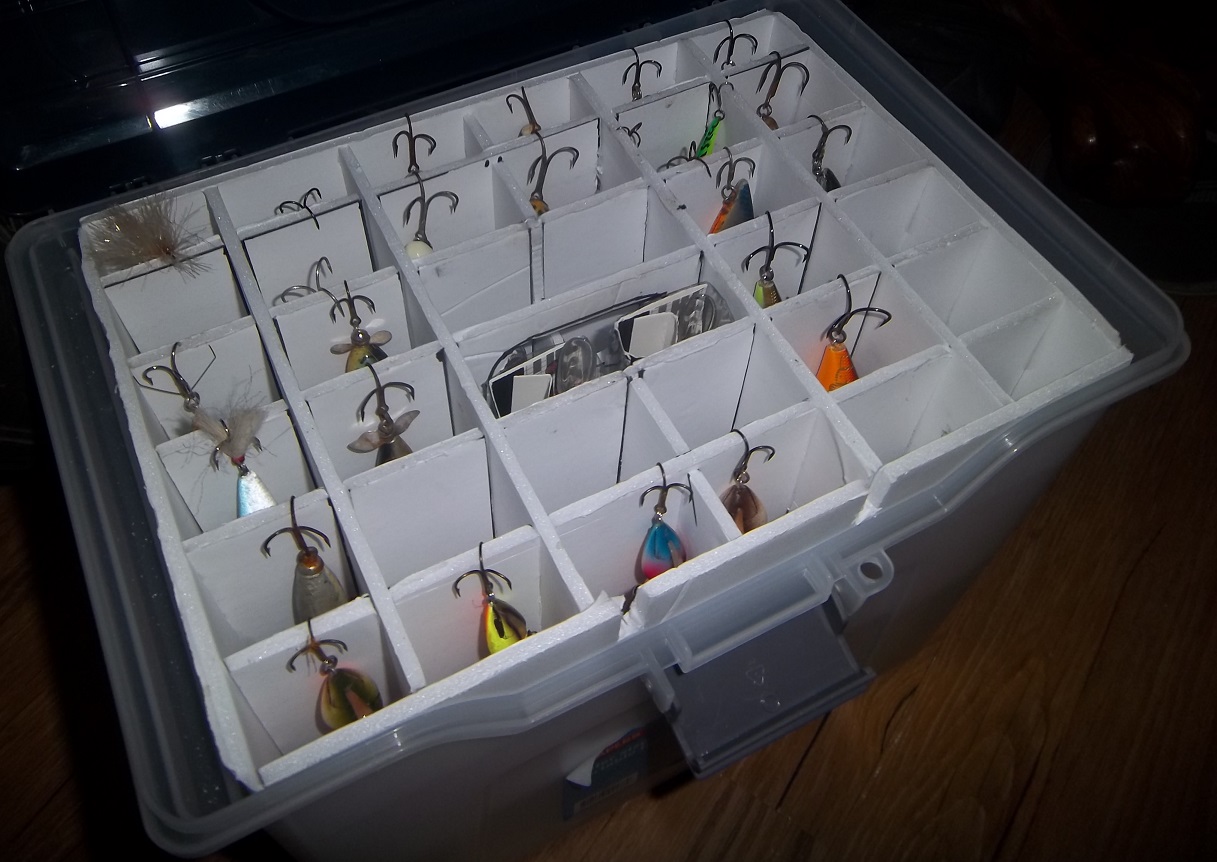 D.I.Y. Pike/Musky Lure Tackle Box for Under $10 - NWFR