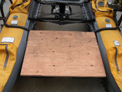 Pontoon_Custom_Casting_Deck_001-w400-h400.jpg
