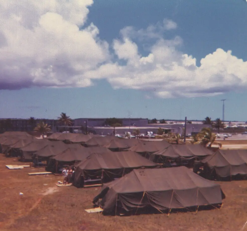 Tent_City056_1.jpg